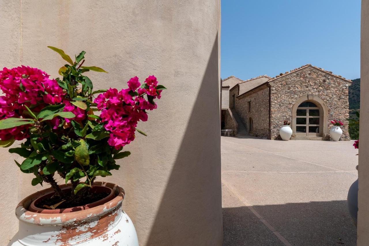 Borgo D'Orlando - Small Country Hotel Mirto  Bagian luar foto