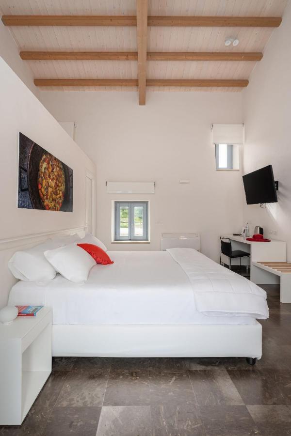 Borgo D'Orlando - Small Country Hotel Mirto  Bagian luar foto